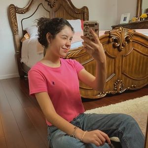 Meet your Posher, Ana